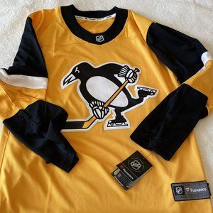 NWT Fanatics NHL Pittsburgh Penguins Jersey Size L